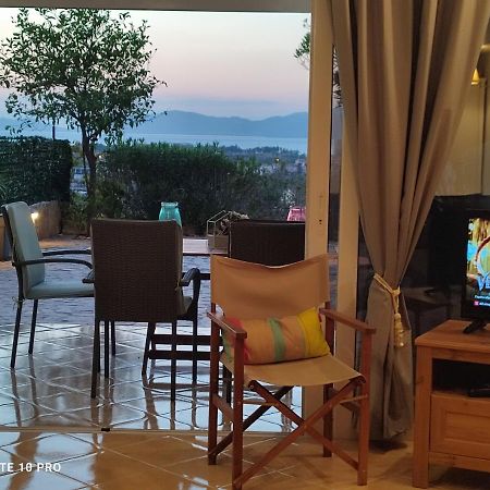 Andrew'S Sunset View Apartment Loutráki Zewnętrze zdjęcie